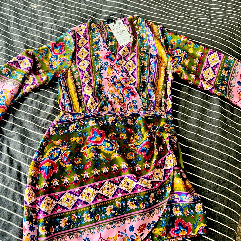 Zara long sleeve floral geo print silk poly mini dress with side slit